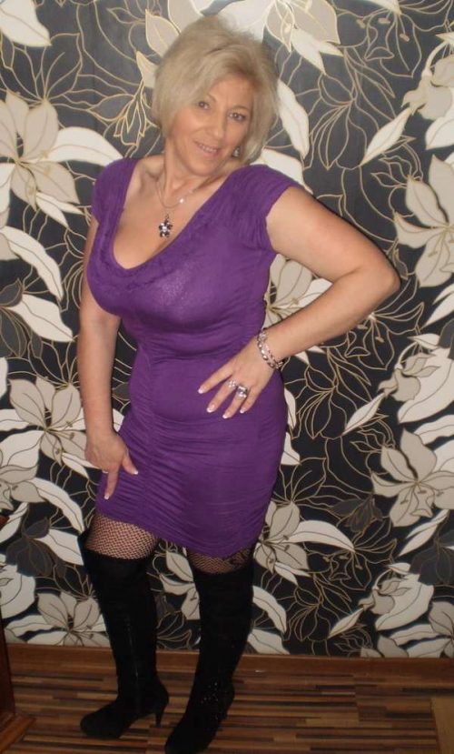 Cette mature de 50 ans a Agen a une grosse envie de sexe