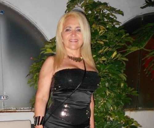 Femme de 44 ans dominante cherche jeune soumise environs de Bagneux